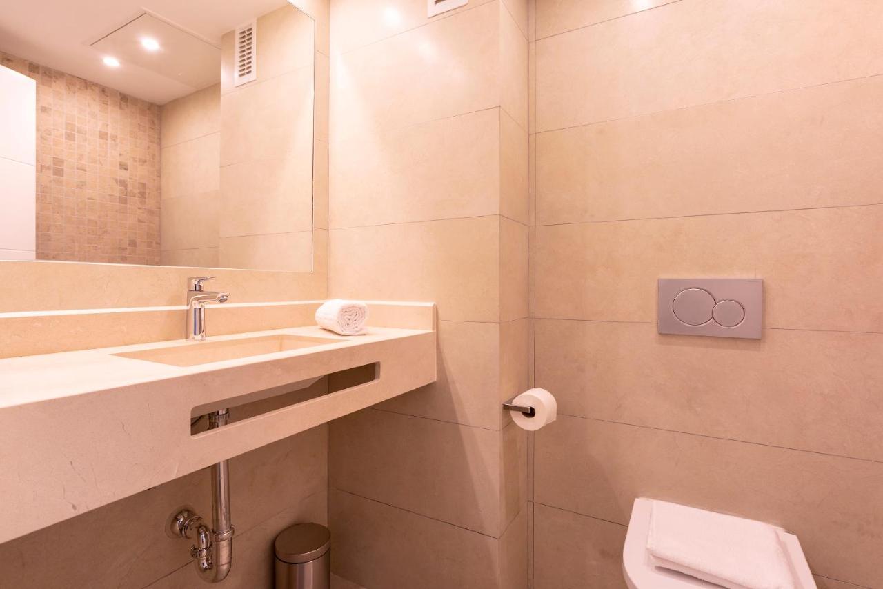 Malagueta Luz By Renthas Apartment Malaga Luaran gambar