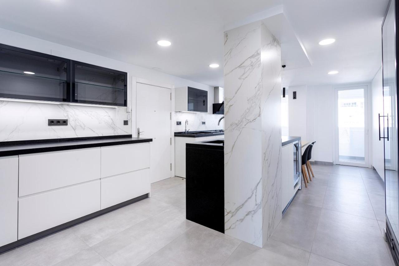 Malagueta Luz By Renthas Apartment Malaga Luaran gambar